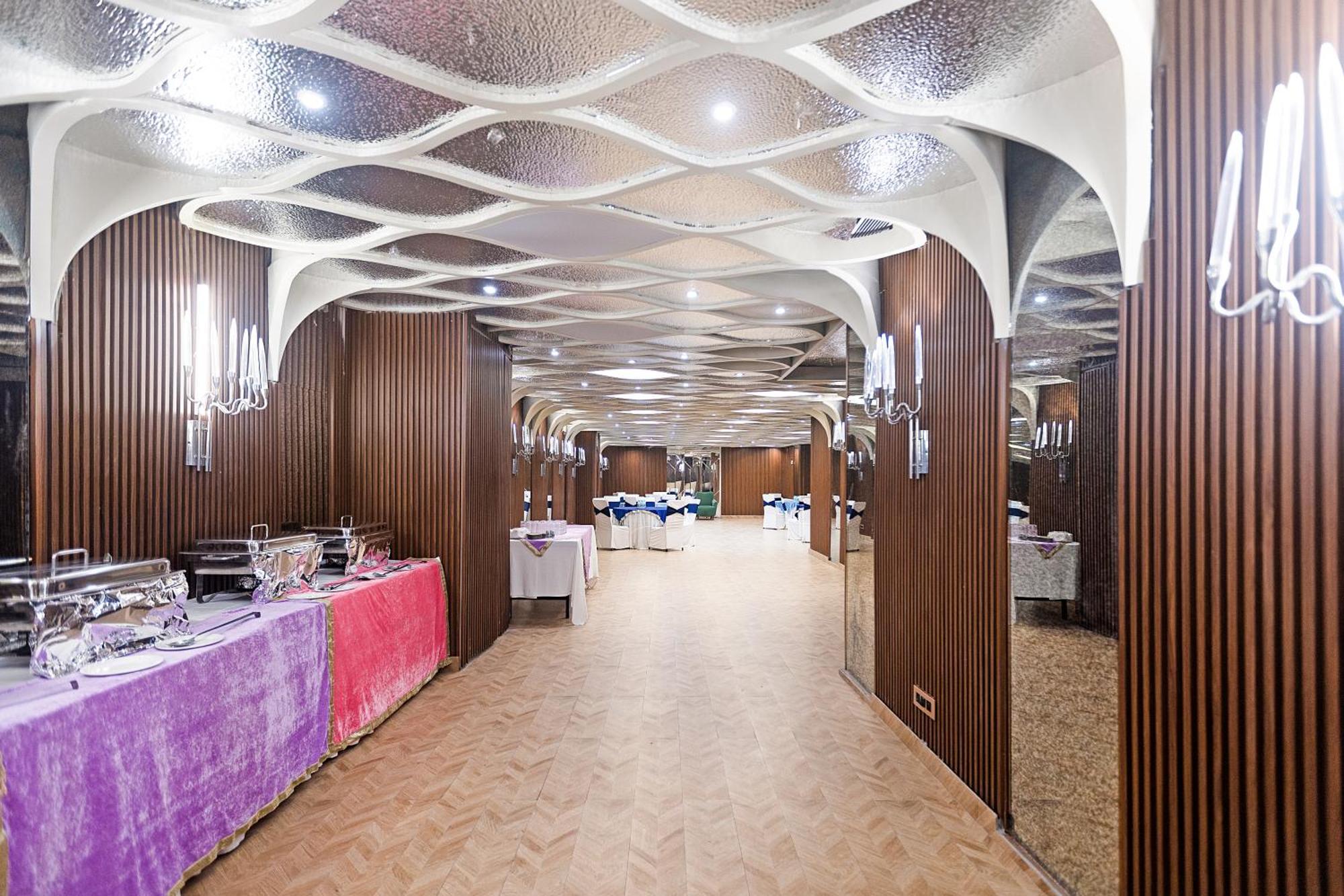 The Grand Vikalp By Saga Hotels New Delhi Exteriör bild