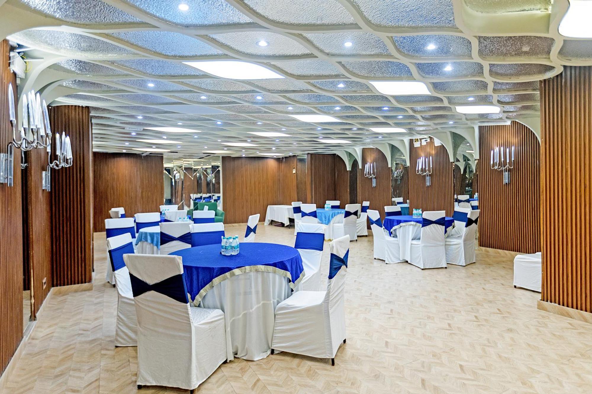 The Grand Vikalp By Saga Hotels New Delhi Exteriör bild