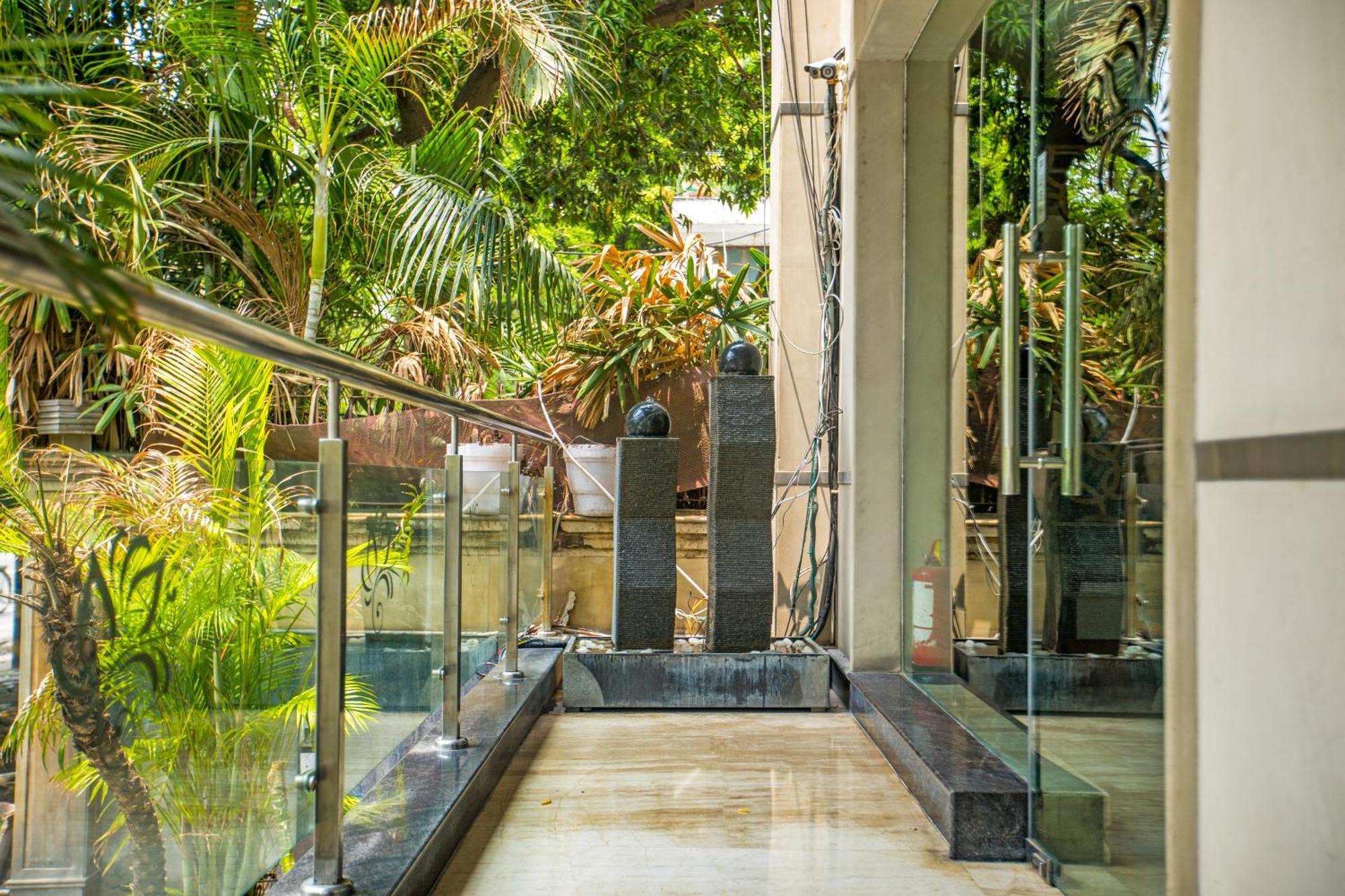 The Grand Vikalp By Saga Hotels New Delhi Exteriör bild
