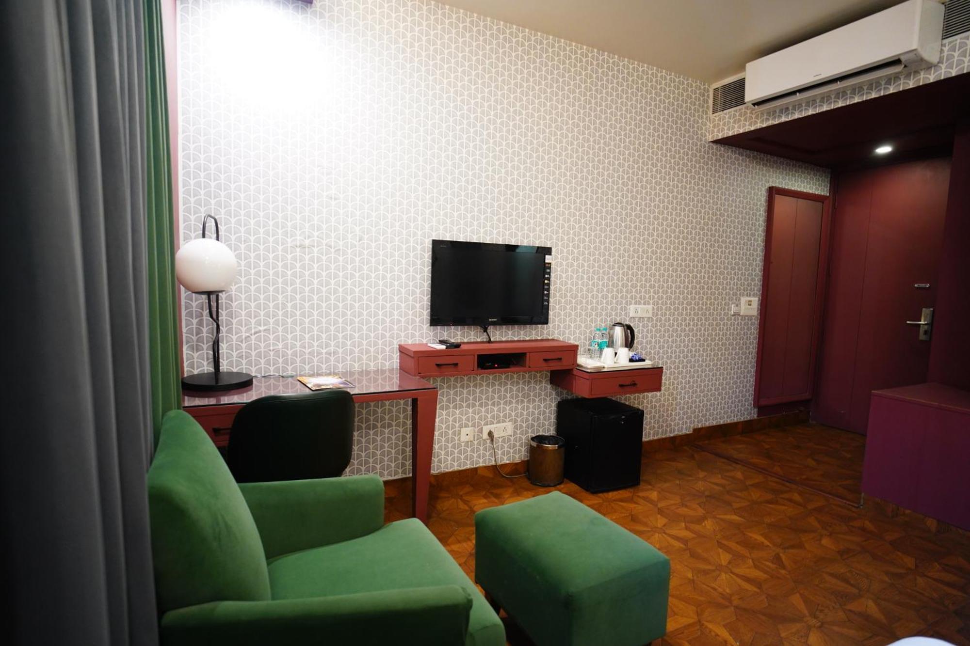 The Grand Vikalp By Saga Hotels New Delhi Exteriör bild