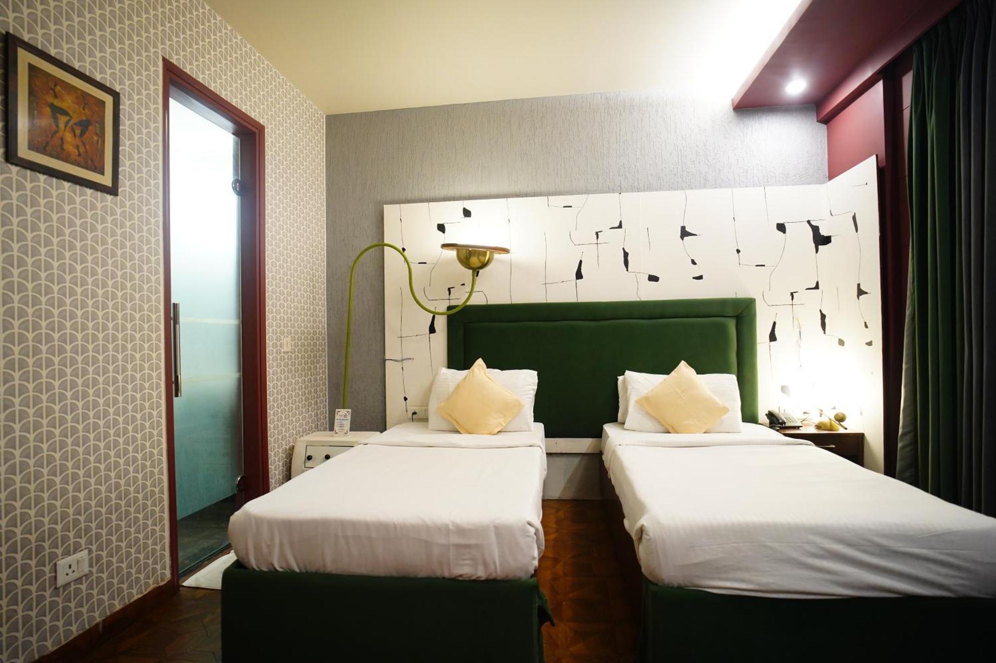 The Grand Vikalp By Saga Hotels New Delhi Exteriör bild