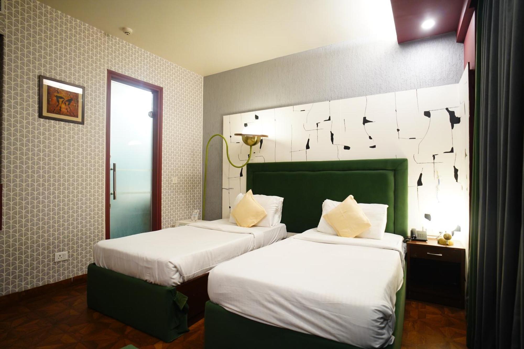 The Grand Vikalp By Saga Hotels New Delhi Exteriör bild