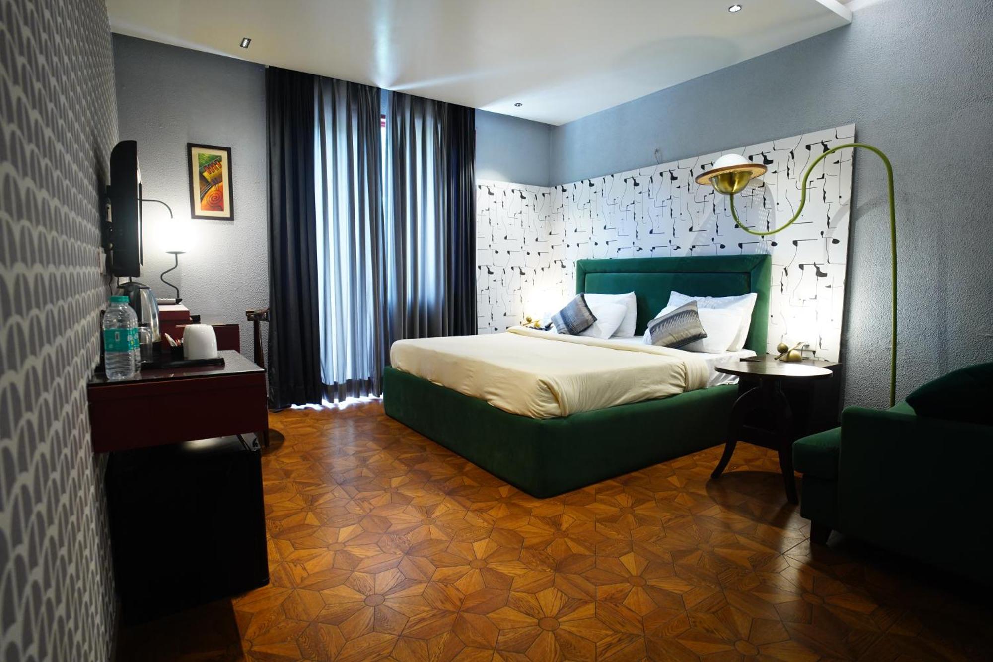 The Grand Vikalp By Saga Hotels New Delhi Exteriör bild