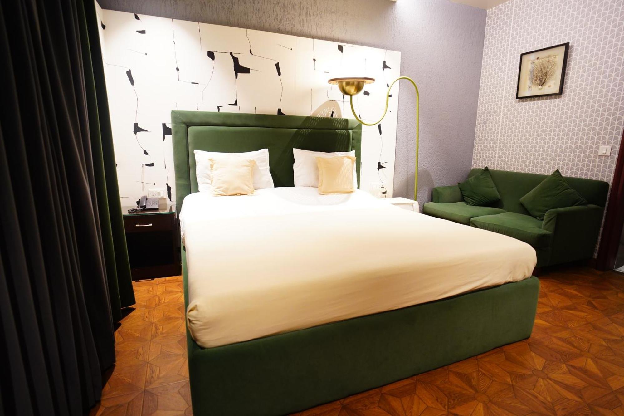 The Grand Vikalp By Saga Hotels New Delhi Exteriör bild