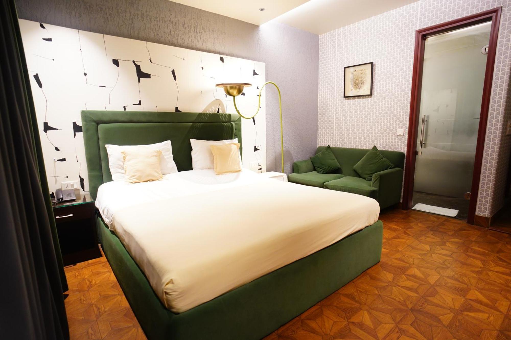 The Grand Vikalp By Saga Hotels New Delhi Exteriör bild