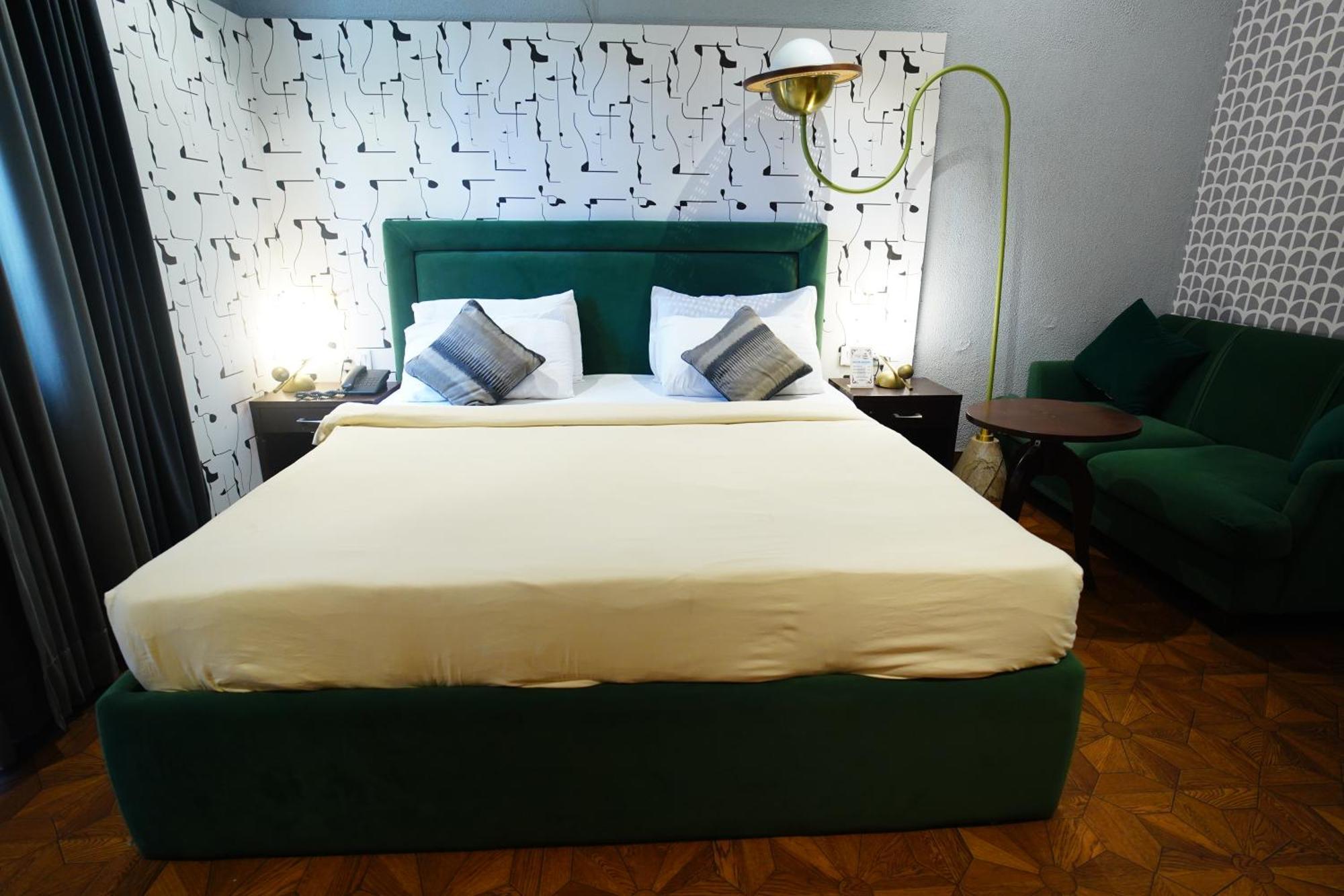 The Grand Vikalp By Saga Hotels New Delhi Exteriör bild