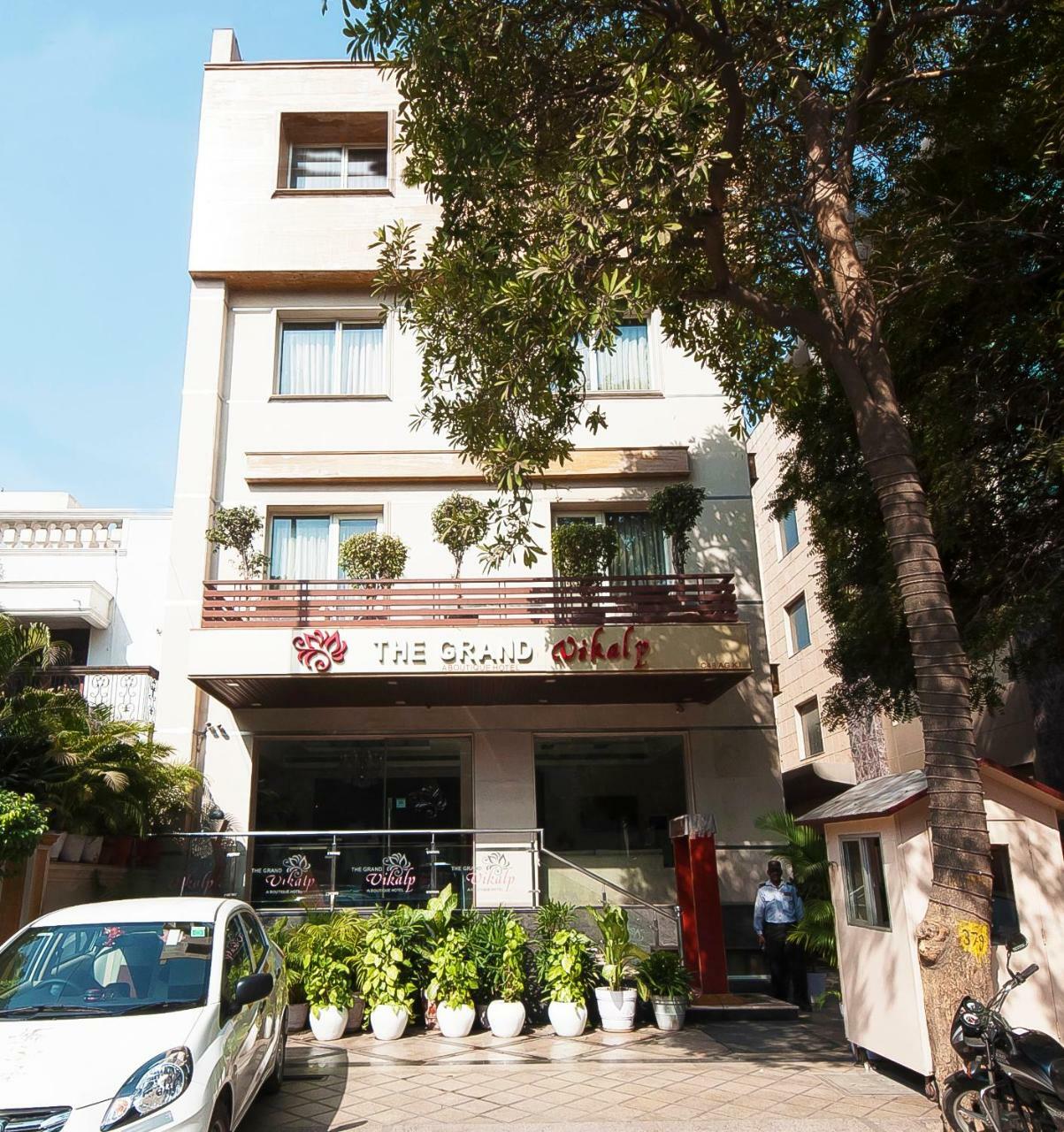 The Grand Vikalp By Saga Hotels New Delhi Exteriör bild