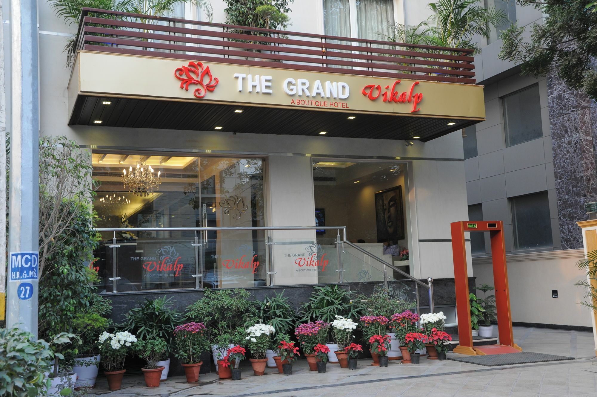 The Grand Vikalp By Saga Hotels New Delhi Exteriör bild