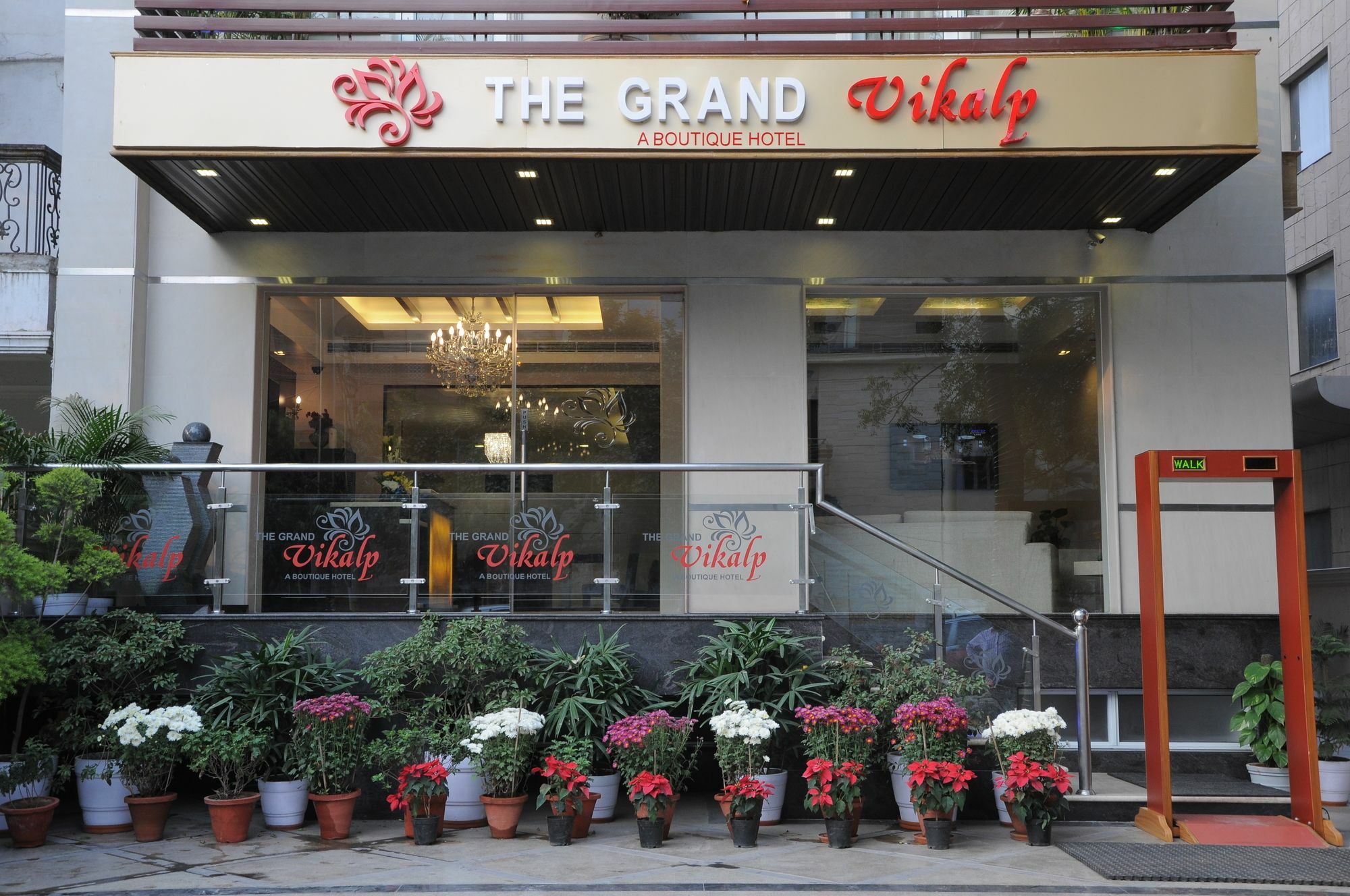 The Grand Vikalp By Saga Hotels New Delhi Exteriör bild